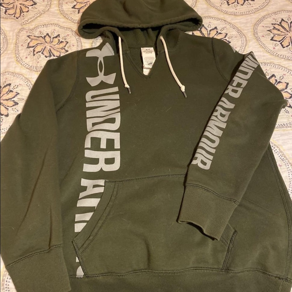 Under Armour sweatshirt